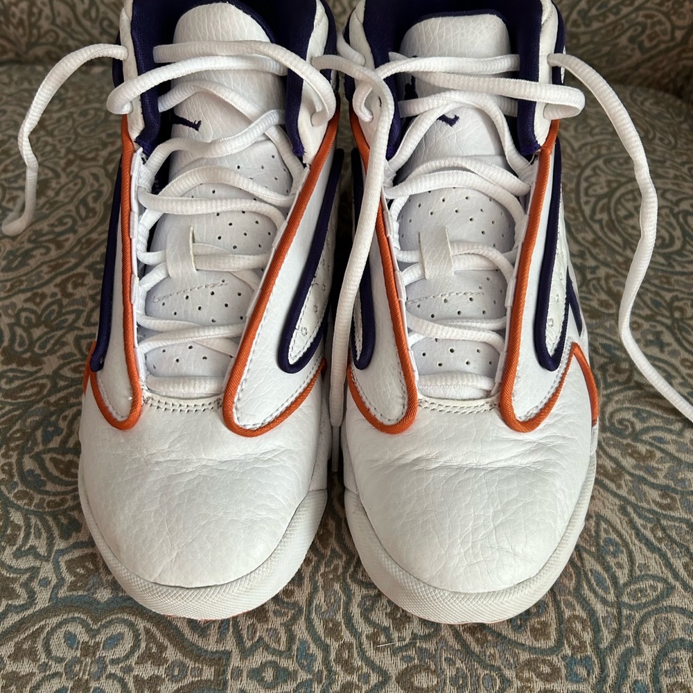 Nike Jordan’s women’s size 6